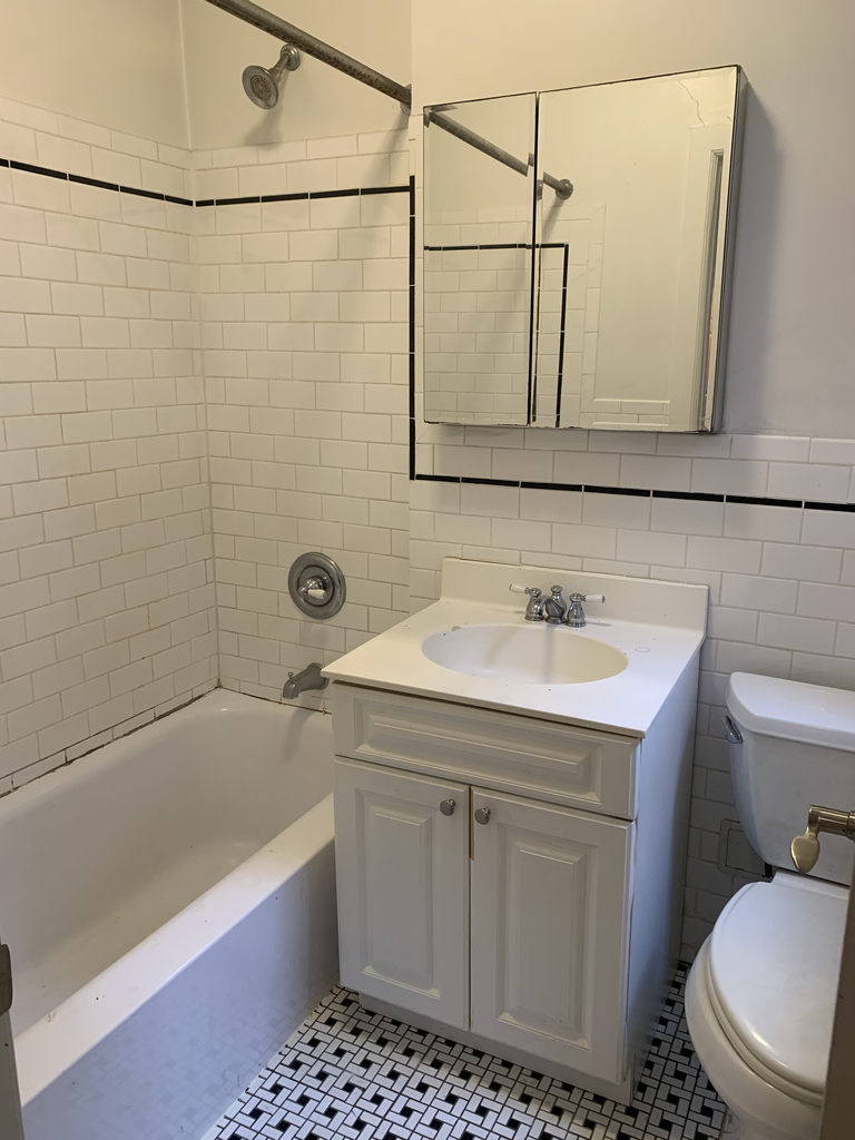 218 West 10th Street - Photo 8