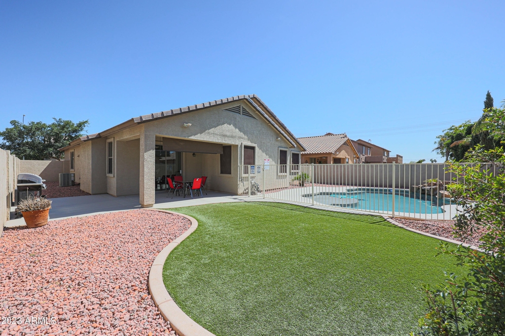 11863 W Alvarado Road - Photo 39