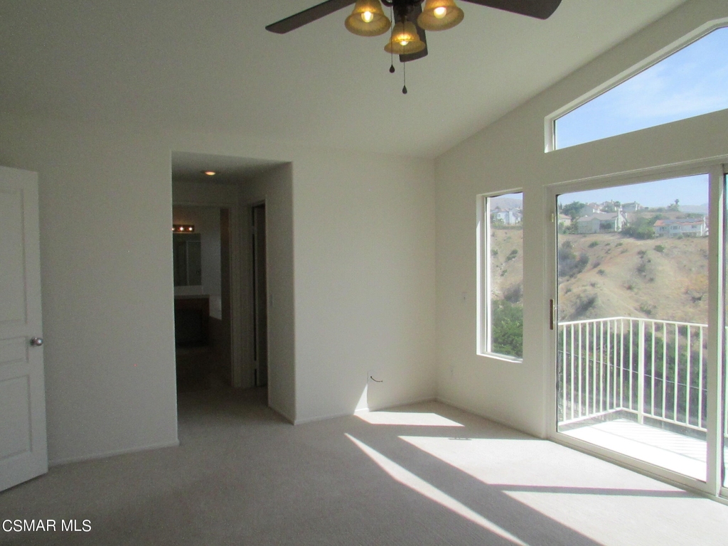 11940 Mariposa Bay Lane - Photo 10