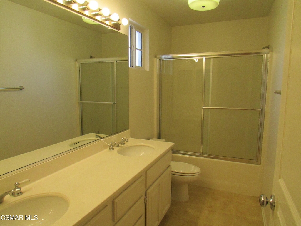 11940 Mariposa Bay Lane - Photo 16