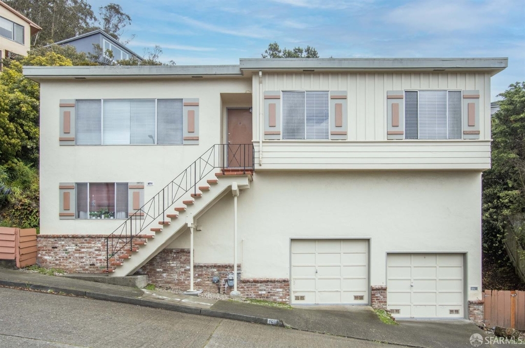 160 160 Devonshire Way - Photo 1