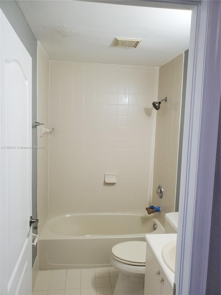 6916 Nw 174th Ter - Photo 24