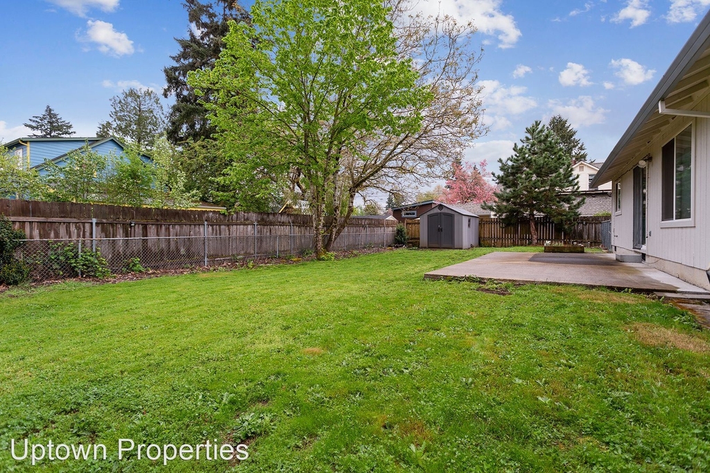 5240 Se 63rd Avenue - Photo 3