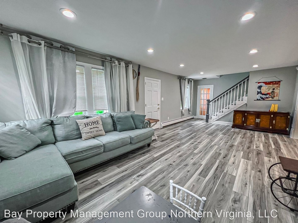 3529 Woodburn Rd - Photo 2