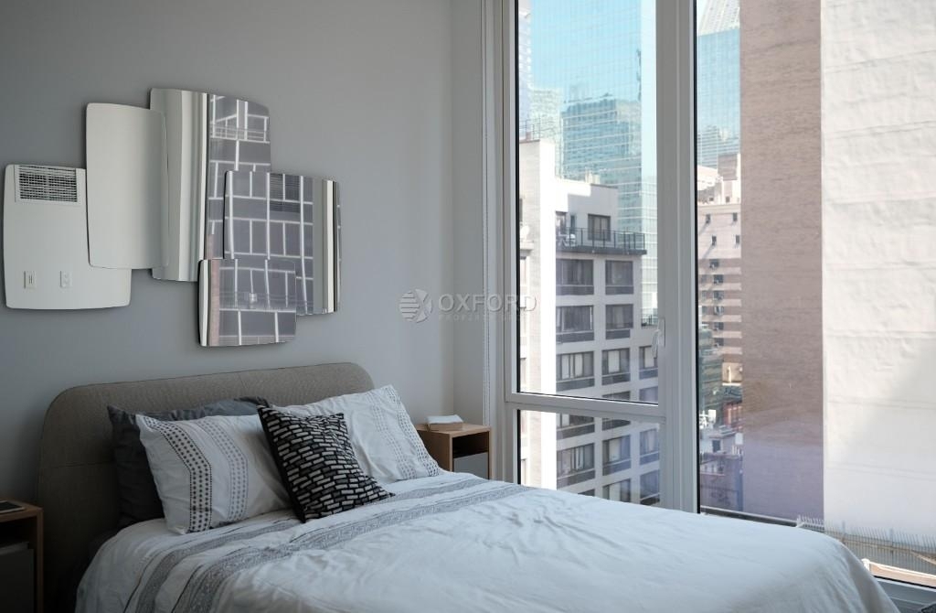 222 East 44th Street - Photo 8