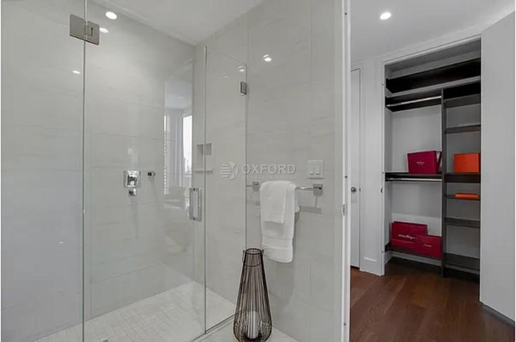 222 East 44th Street - Photo 9