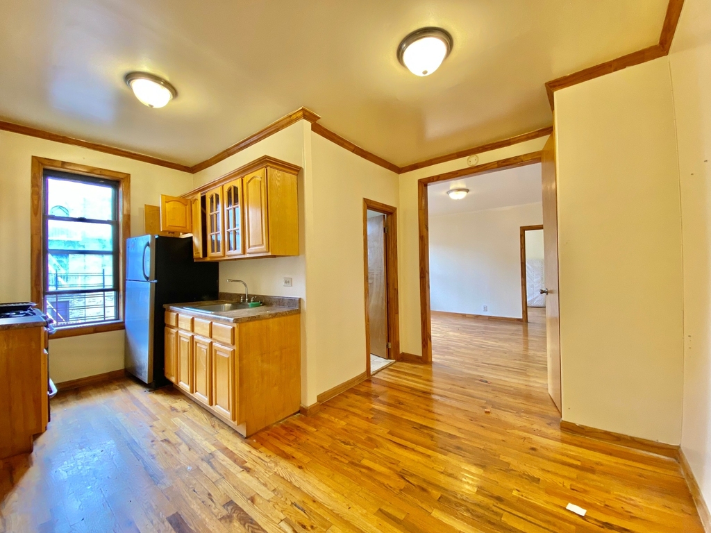 281 Crown Street - Photo 4