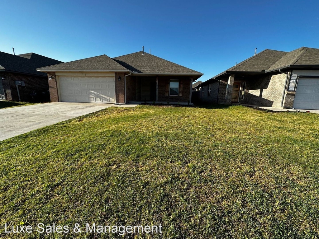 2408 Alta Vista Ln - Photo 0