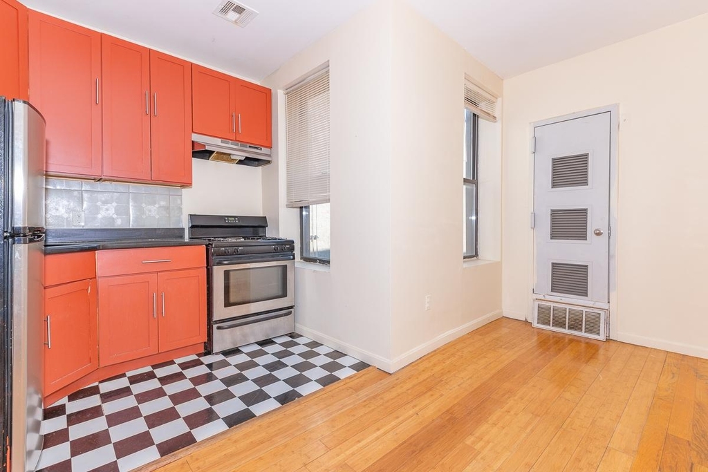 1496 Bushwick Avenue - Photo 9