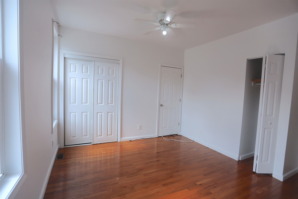 195 Webster Ave - Photo 3