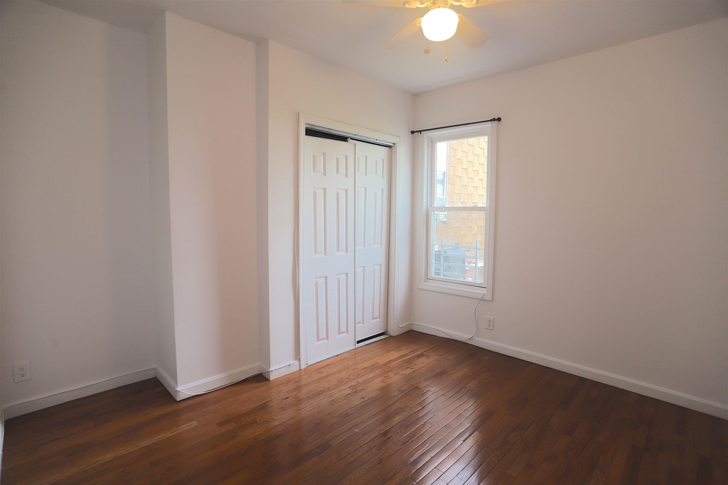 195 Webster Ave - Photo 7