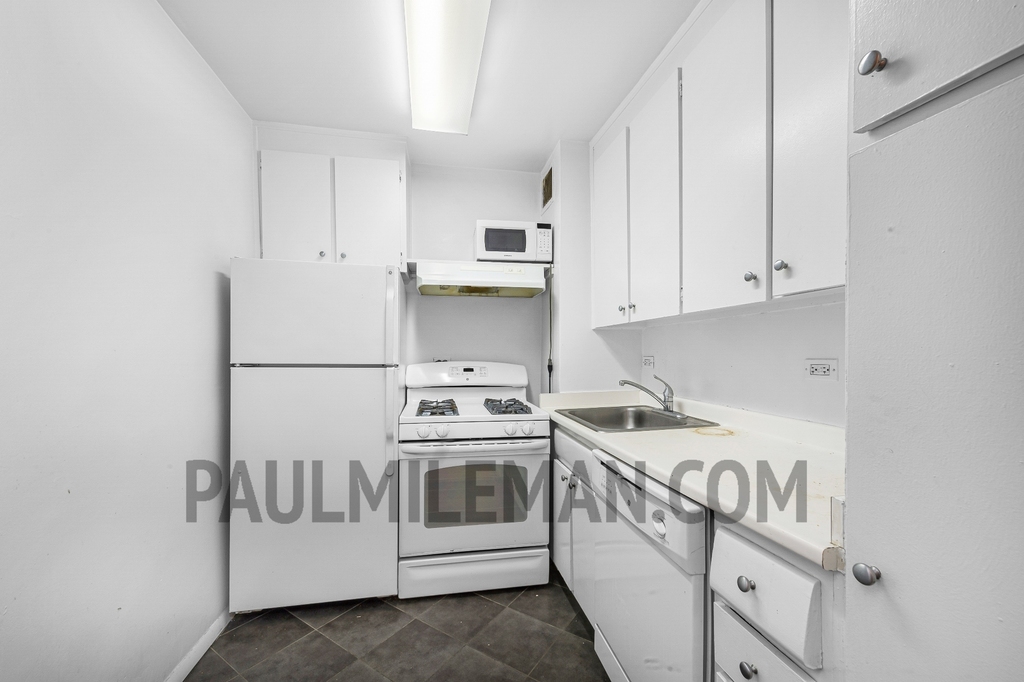 East 46th st - Photo 5