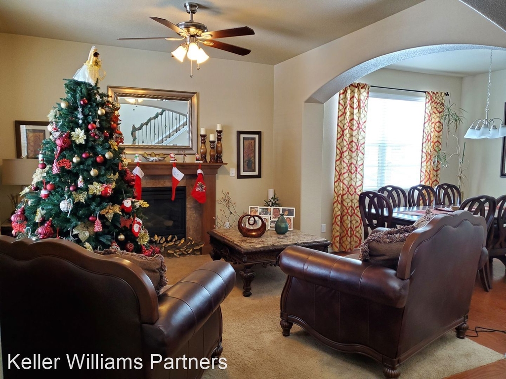 7293 Cottonwood Tree Dr - Photo 2