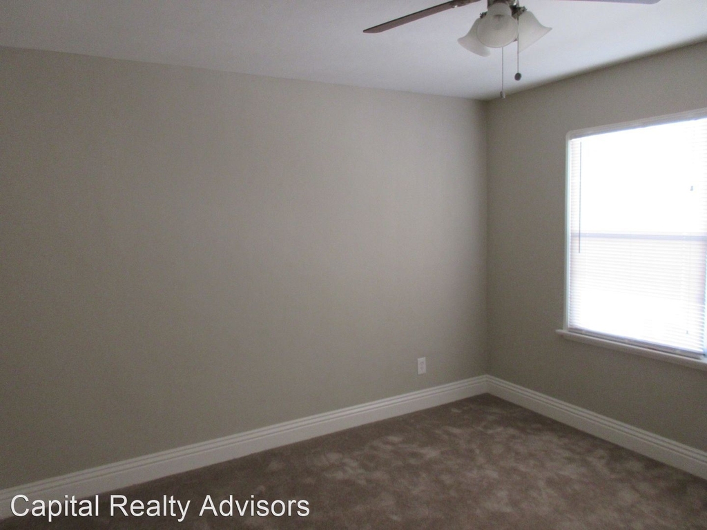 2360 Cedar Ave - Photo 4