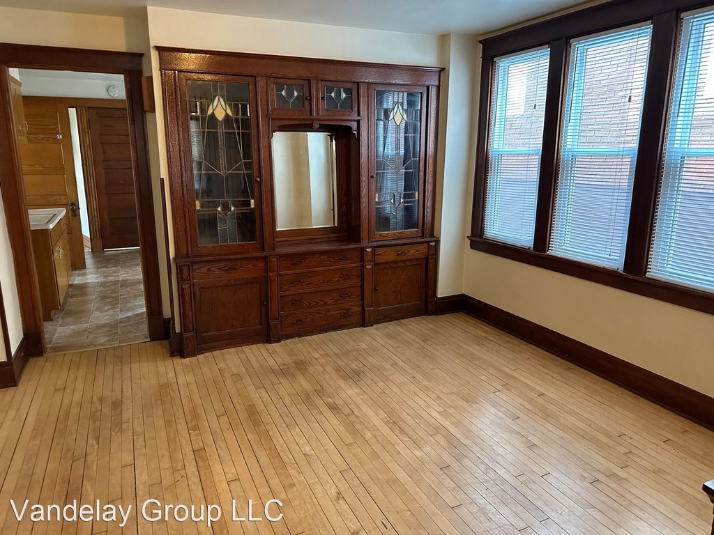 2404 N Dousman St - Photo 7