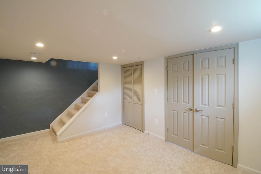 2233 Arlington Terrace - Photo 9