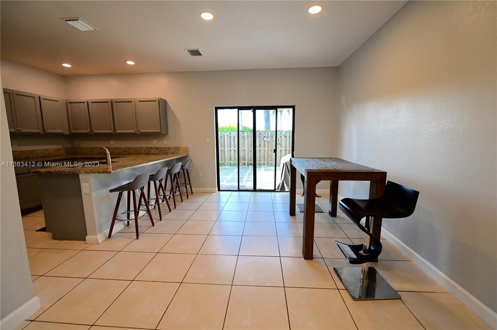 11505 Sw 248th Ter - Photo 4