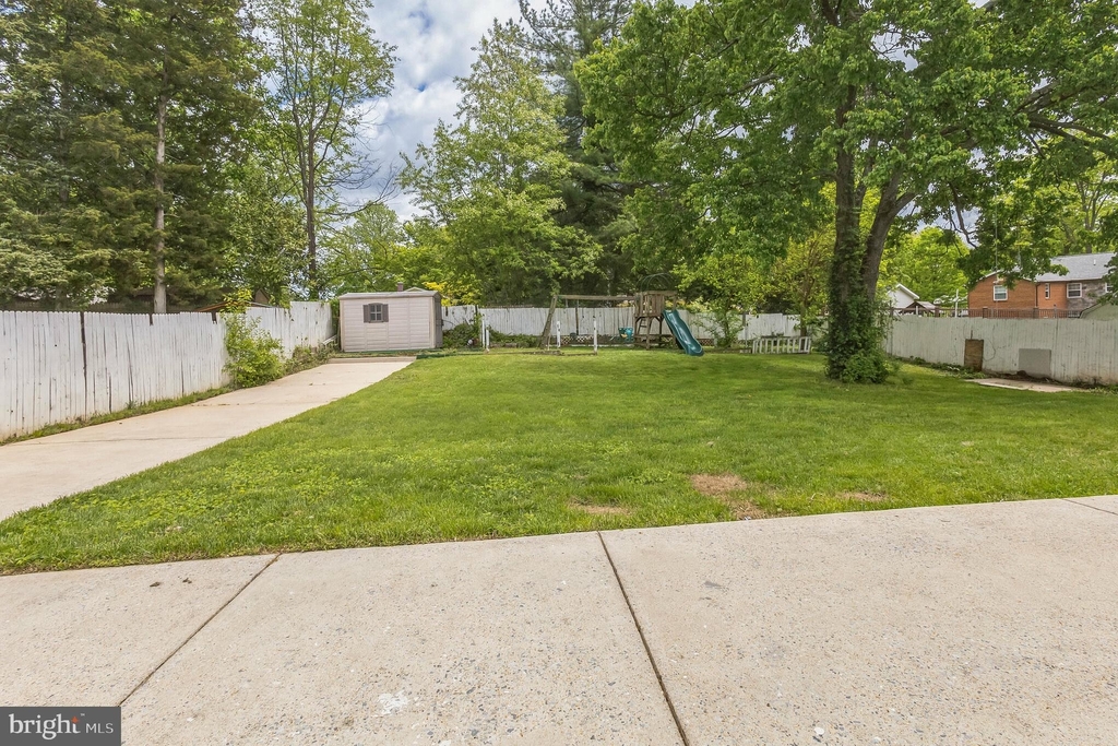 13905 Parkland Drive - Photo 5