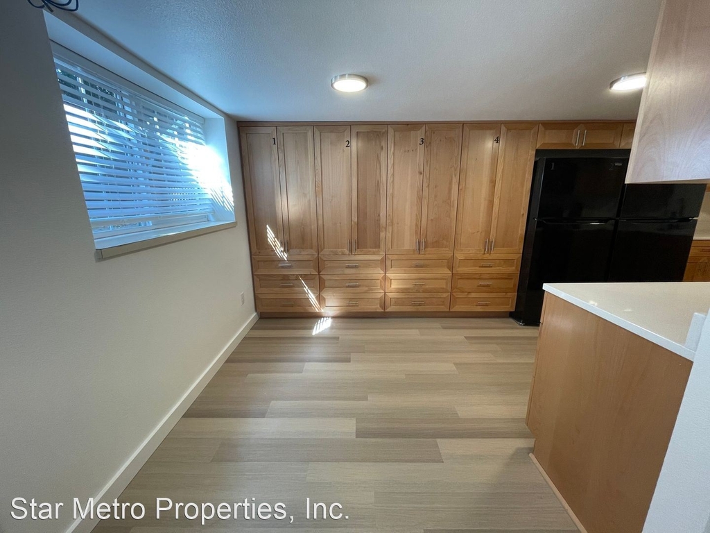 2427 Ne 9th Ave. - Photo 1