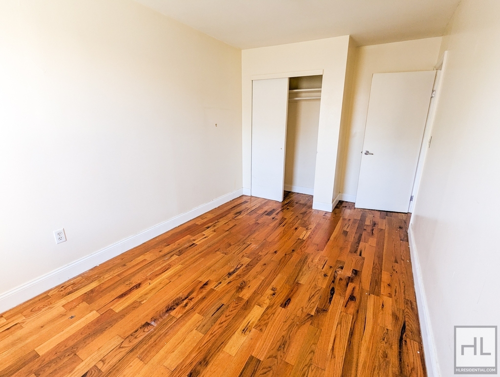 1121 Broadway - Photo 5