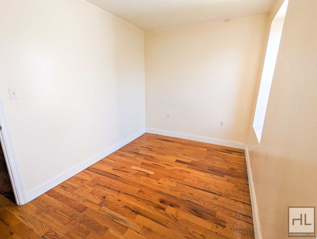 1121 Broadway - Photo 8