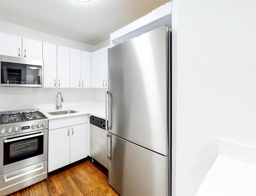 145 East 16th Street - Photo 3