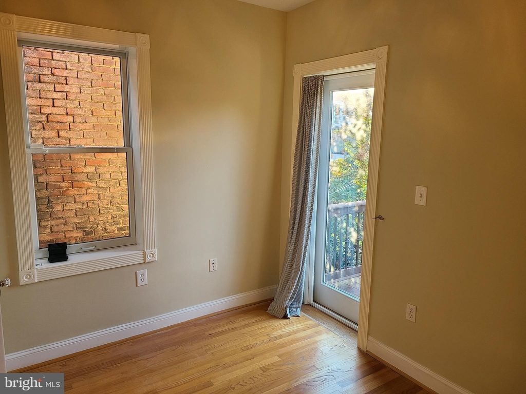 520 4th Street Ne - Photo 12