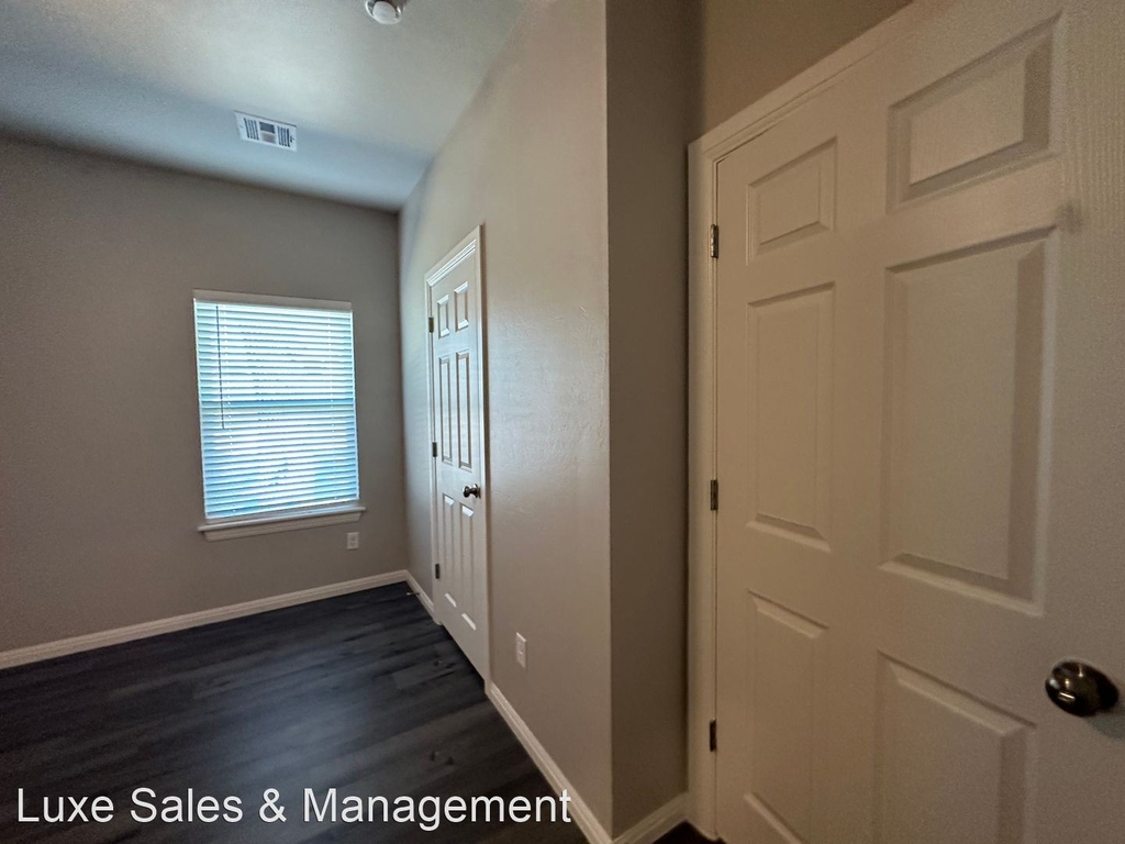 3513 Hillside Drive - Photo 2