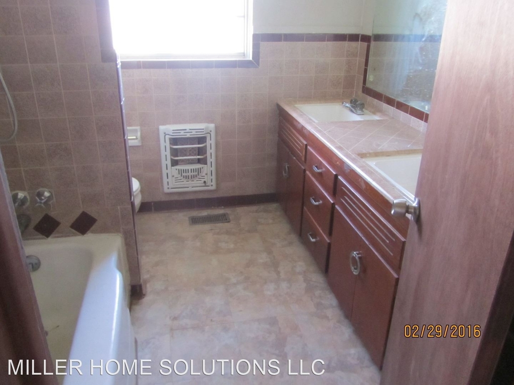 2100 Sw 65th St - Photo 10