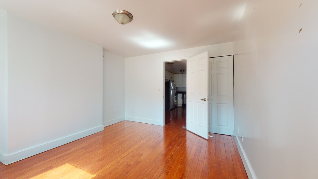 125 East 7th Street - Photo 1