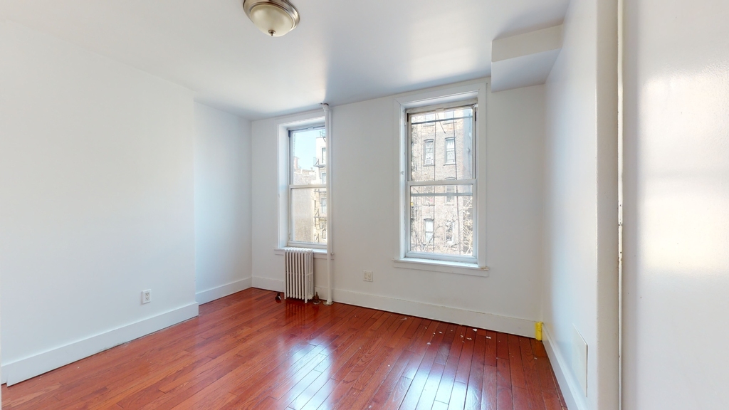 125 East 7th Street - Photo 4