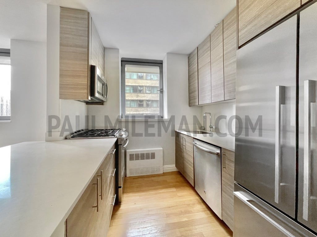 West 48th Street - Photo 1