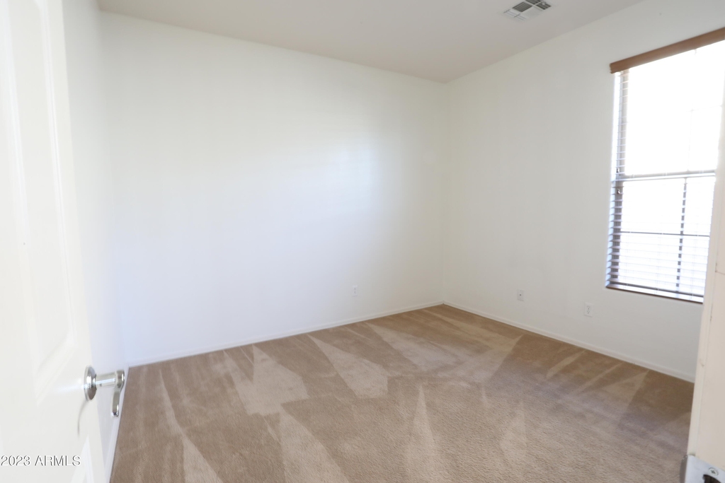 15988 W Yavapai Street - Photo 7