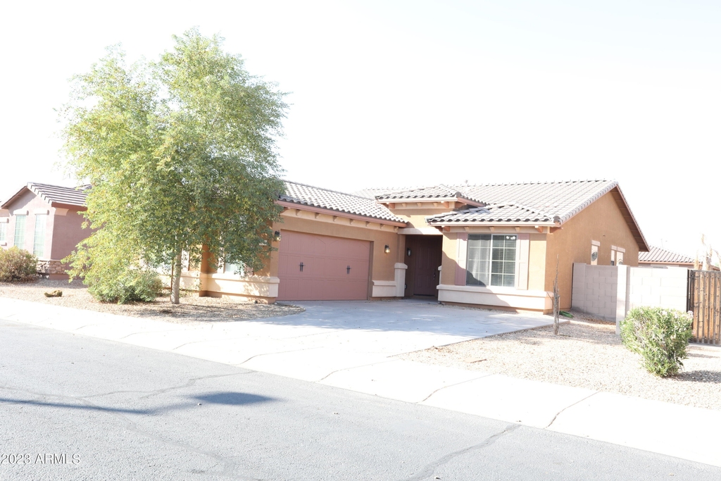 15988 W Yavapai Street - Photo 0