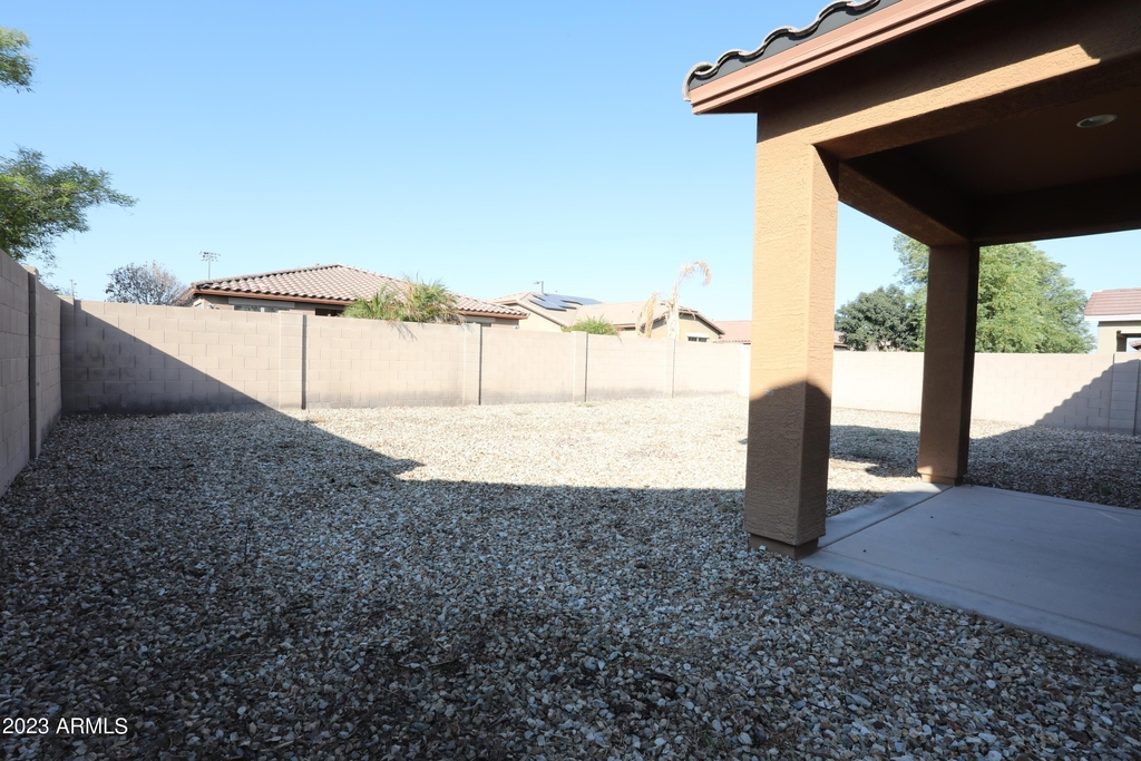 15988 W Yavapai Street - Photo 18