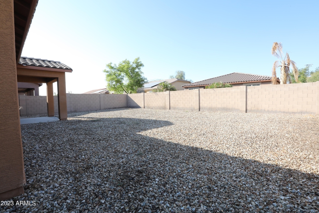 15988 W Yavapai Street - Photo 19