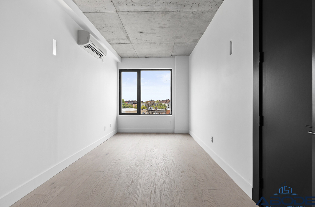 458 East 25th Street - Photo 3