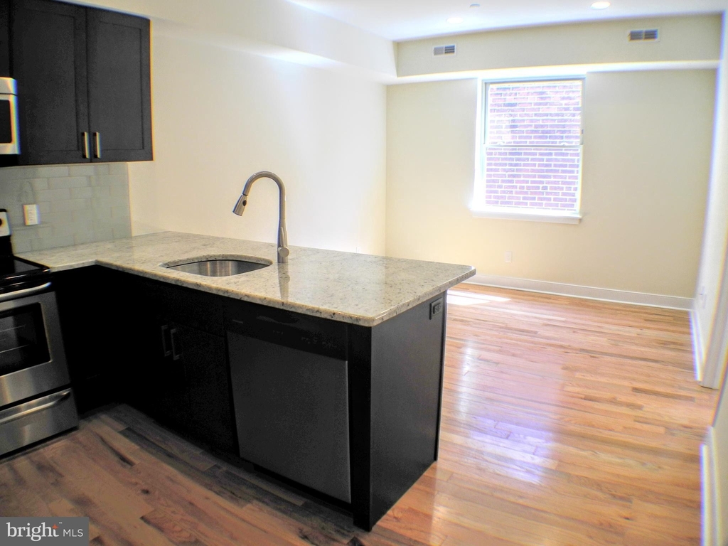 1242 Point Breeze Avenue - Photo 2