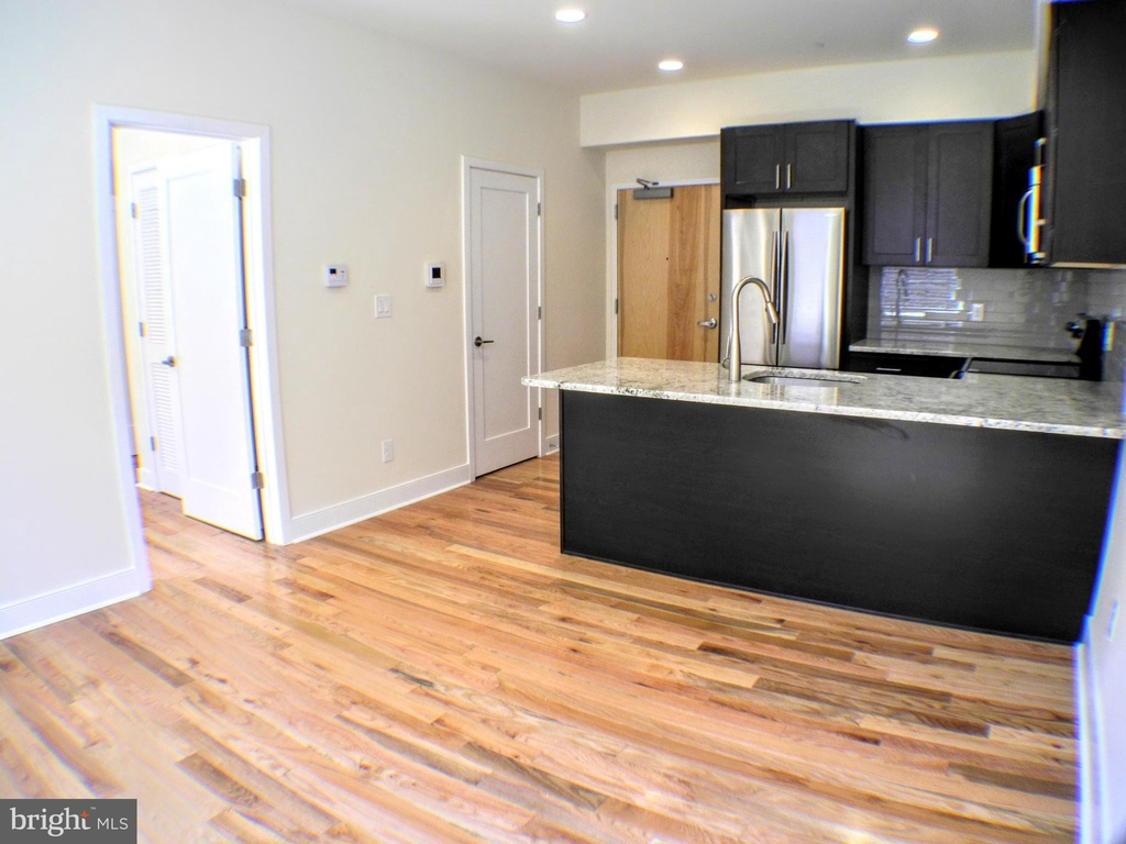 1242 Point Breeze Avenue - Photo 3