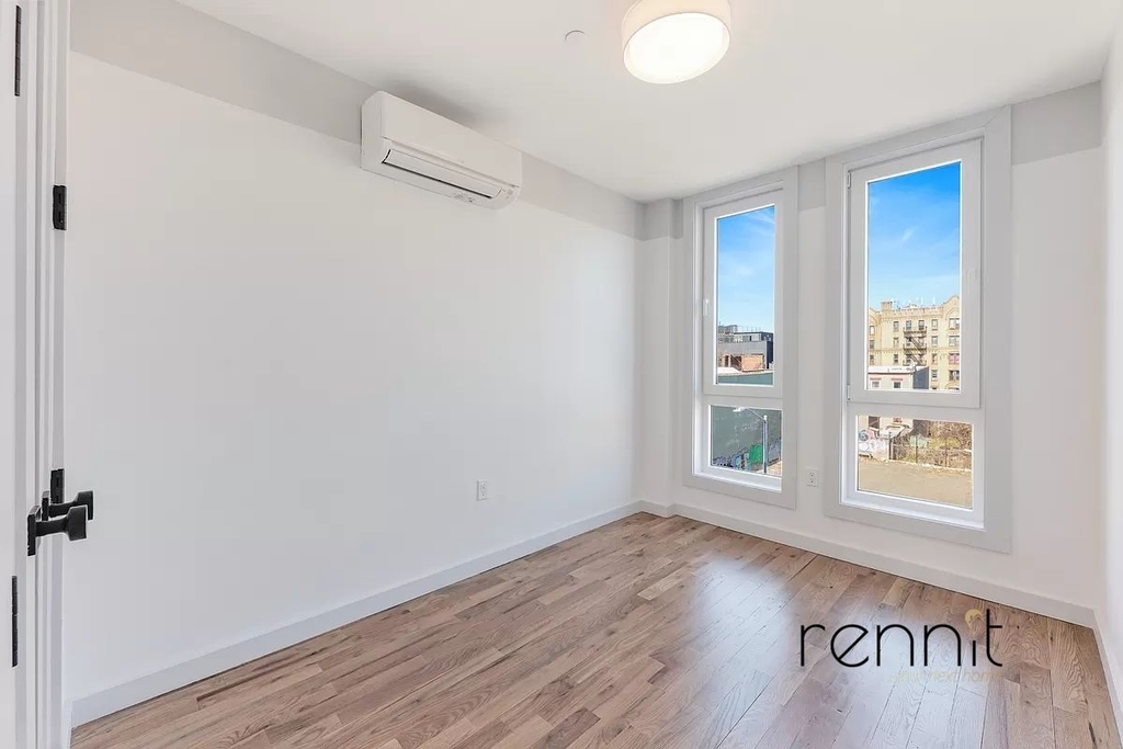 770 Lexington Avenue - Photo 8
