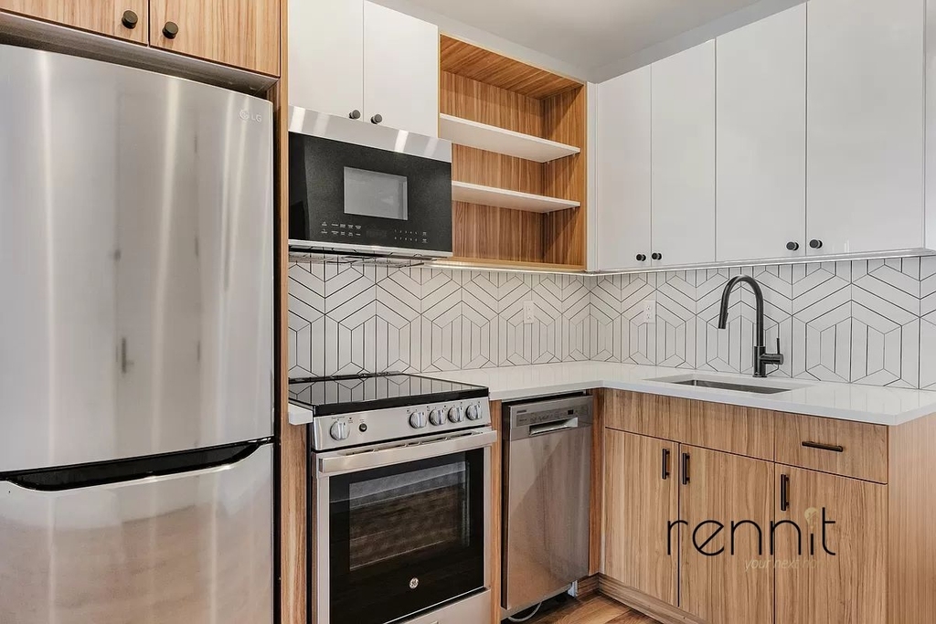 770 Lexington Avenue - Photo 9