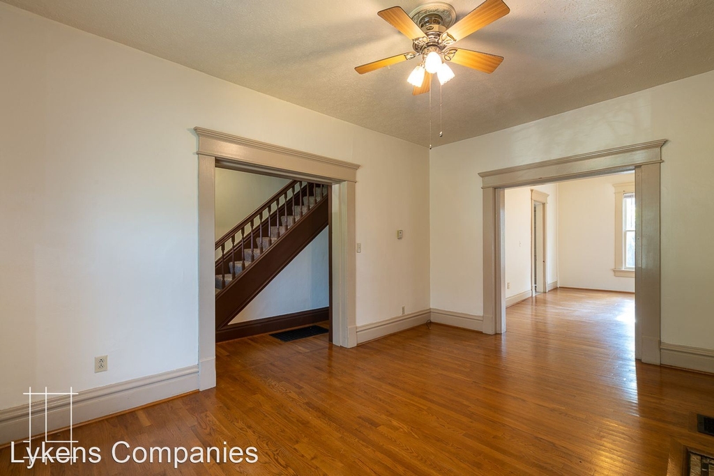 1210 Dennison Ave - Photo 4