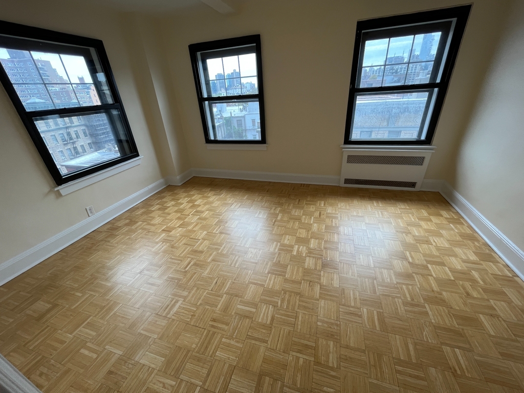 95 Christopher Street- 1 Bedroom in Doorman Building- Prime GV Location - Photo 2