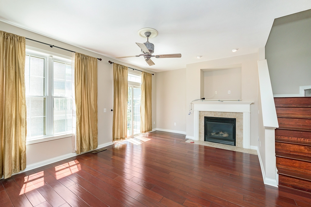 347 E New York Street - Photo 11