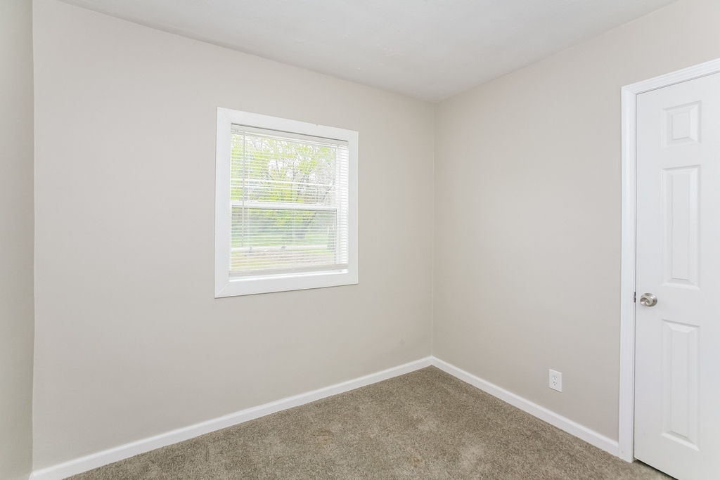 2041 W 63rd Street - Photo 12