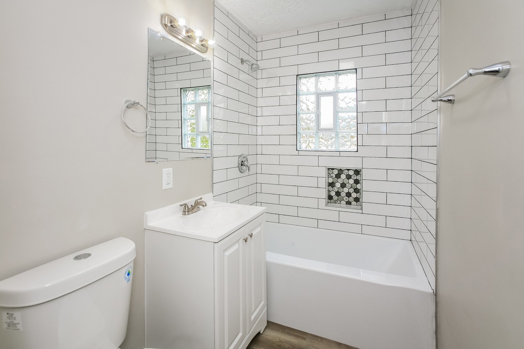 2041 W 63rd Street - Photo 13