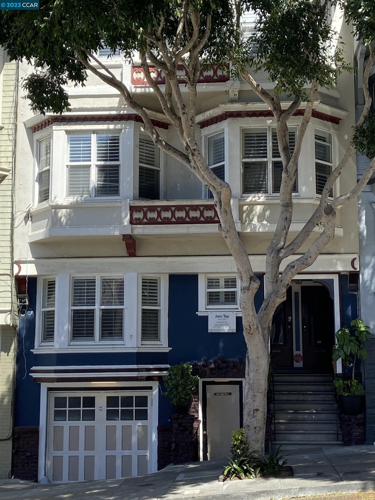 1630 Hyde St - Photo 2