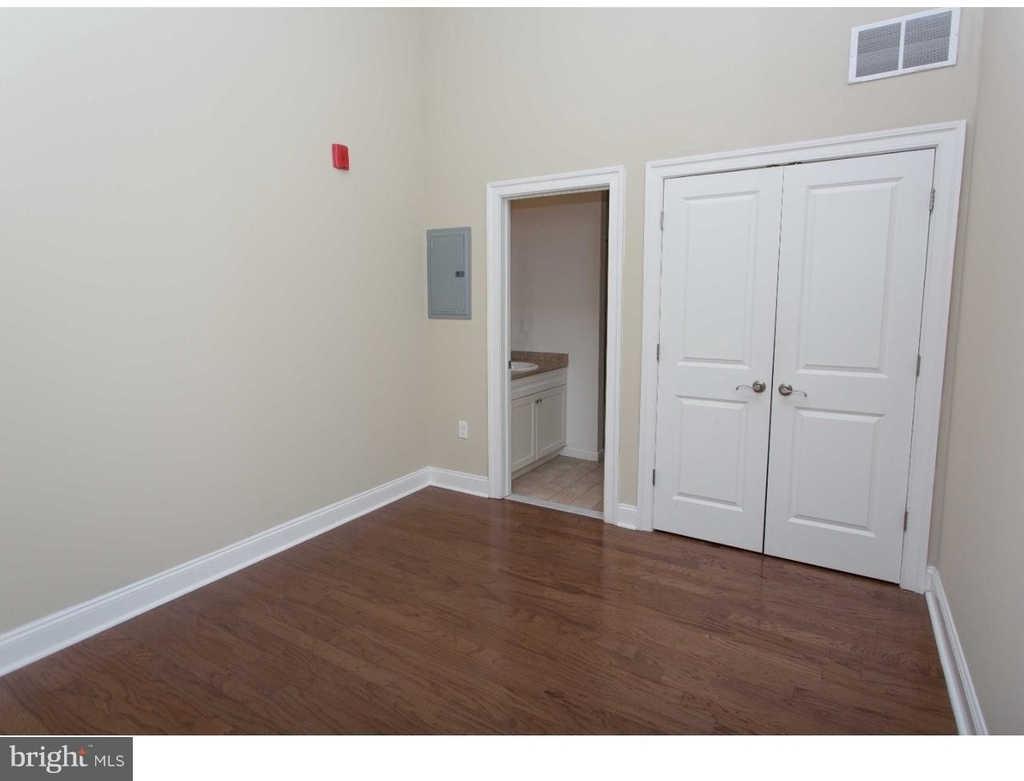 1411 Walnut Street - Photo 10