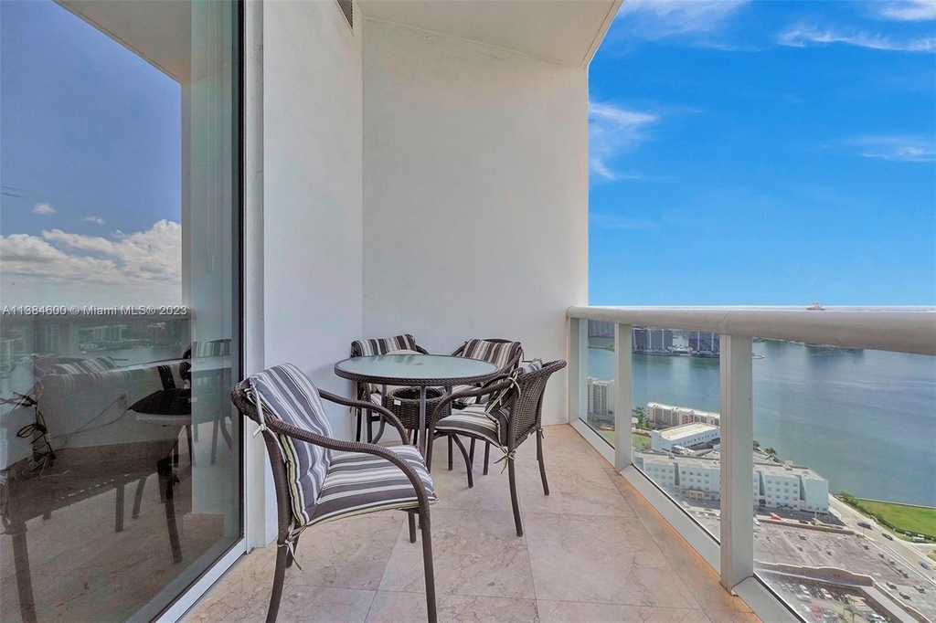 18101 Collins Ave - Photo 39