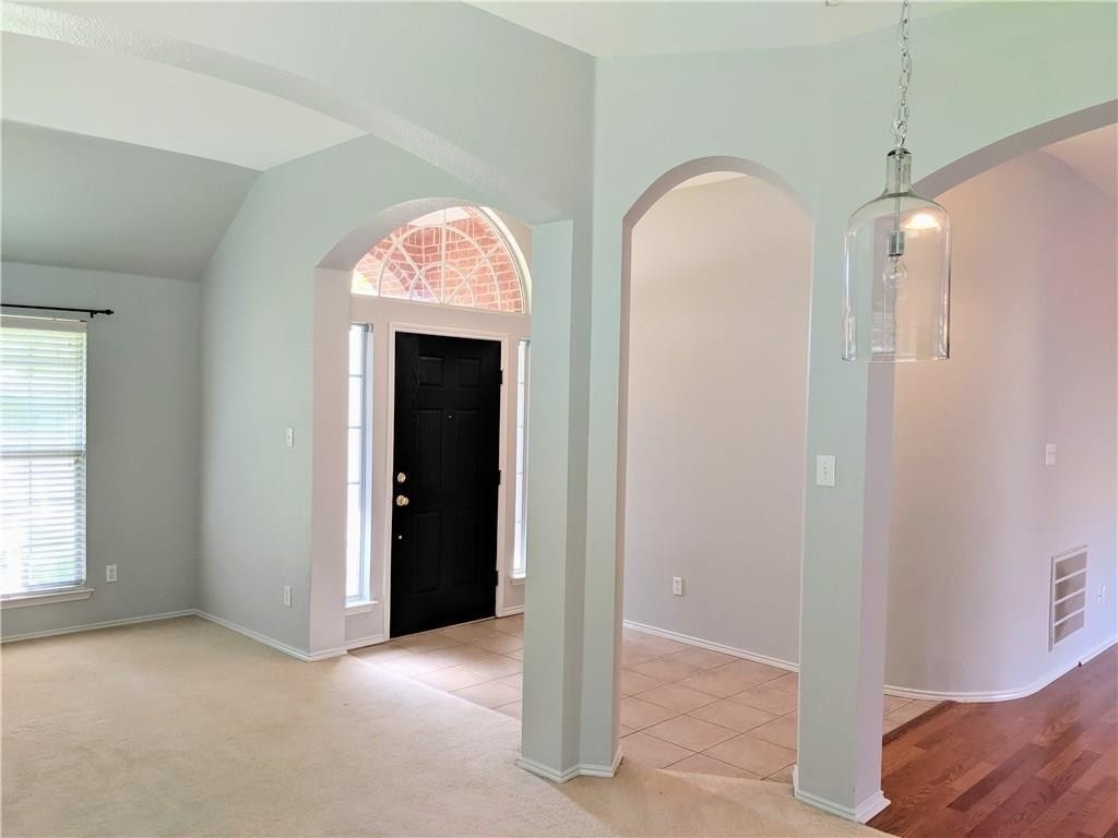 1324 Salinas Drive - Photo 3